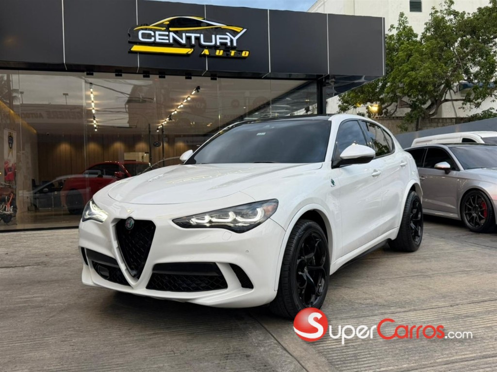 2018 Alfa Romeo Stelvio Quadrifoglio — foto 2 / 10