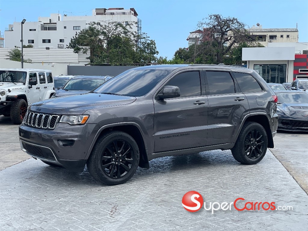 2018 Jeep Grand Cherokee Laredo 4x4