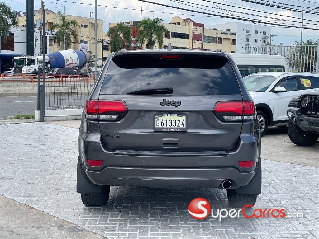 2018 Jeep Grand Cherokee Laredo 4x4 — foto 5 / 12