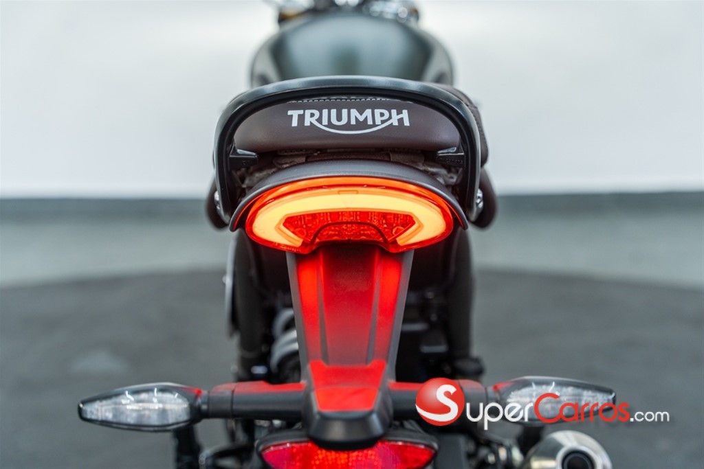 2025 Triumph Motorcycles — foto 8 / 12