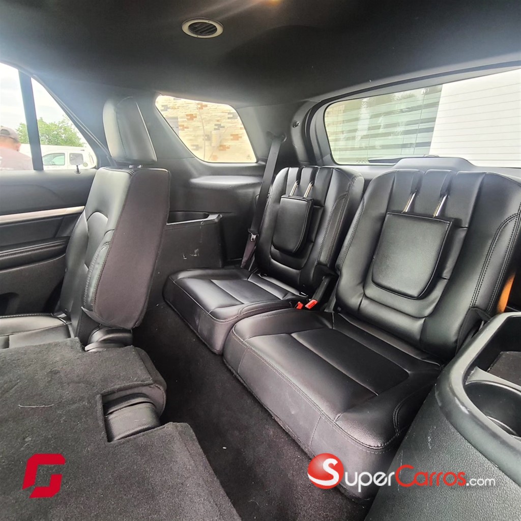 2019 Ford Explorer XLT 4WD — foto 8 / 10