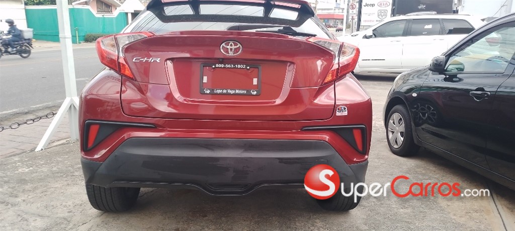 2018 Toyota C-HR XLE — foto 9 / 12