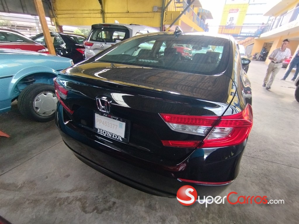 2018 Honda Accord LX — foto 8 / 11