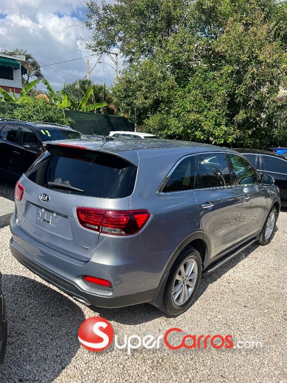 2020 Kia Sorento LX — foto 3 / 10