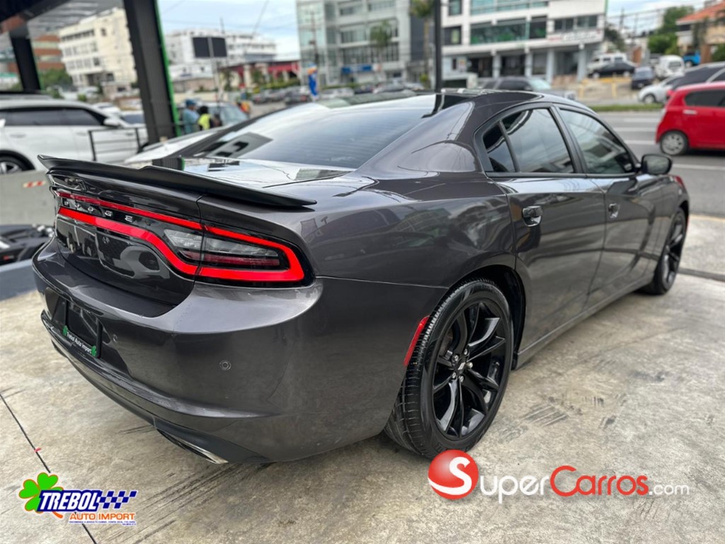 2018 Dodge Charger SXT — foto 6 / 9