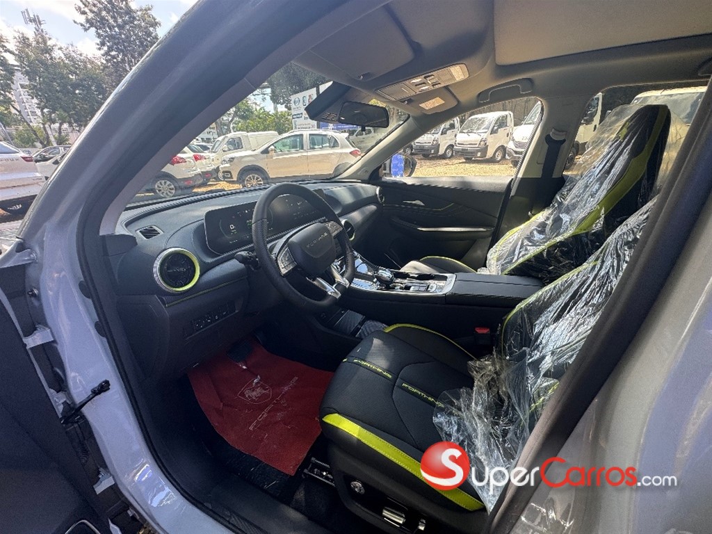 2025 Forthing T5 HEV — foto 5 / 12