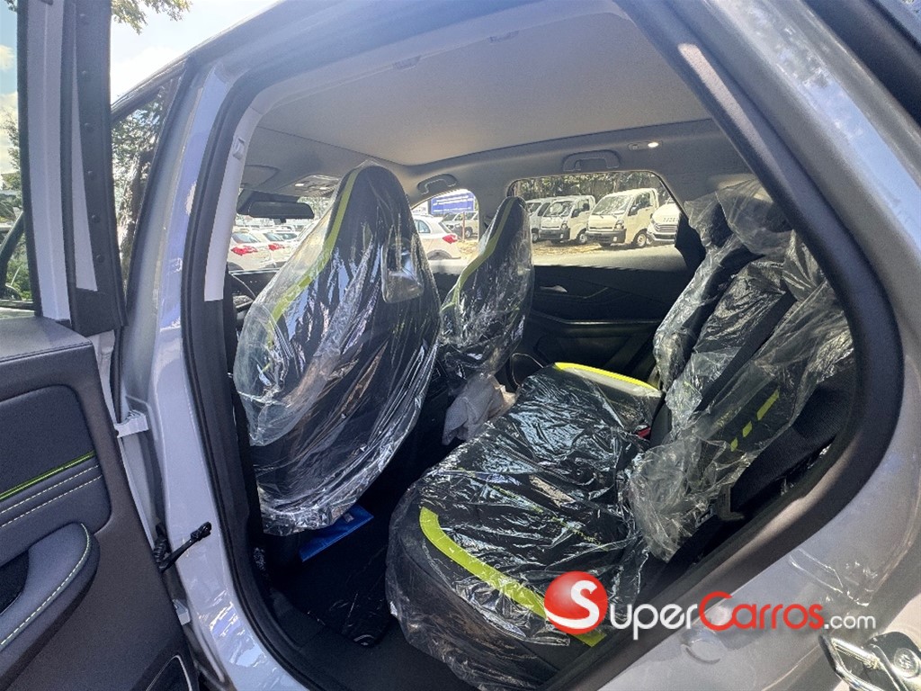 2025 Forthing T5 HEV — foto 6 / 12