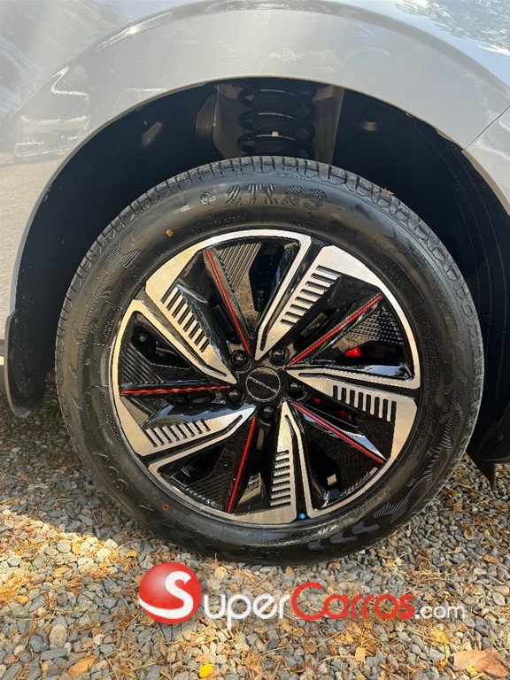 2025 Forthing T5 HEV — foto 12 / 12