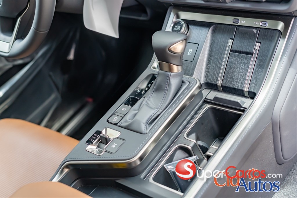 2026 Lexus GX 550 Luxury — foto 3 / 12