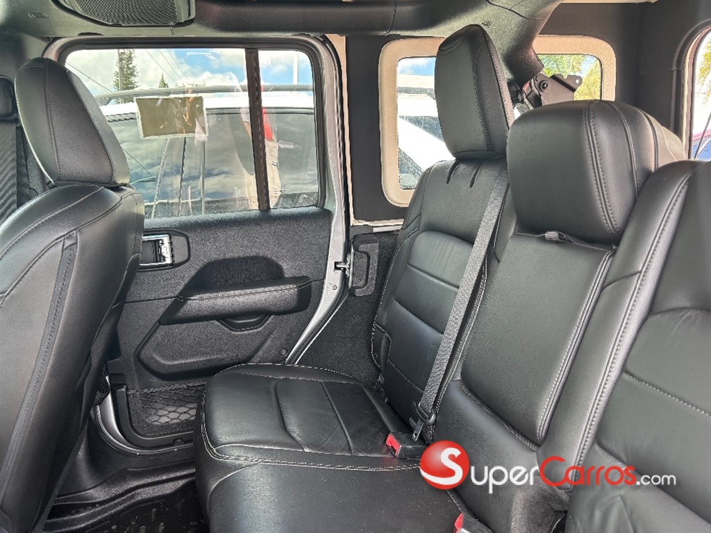 2018 Jeep Wrangler Sahara — foto 9 / 11