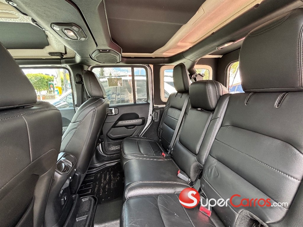 2018 Jeep Wrangler Sahara — foto 10 / 11