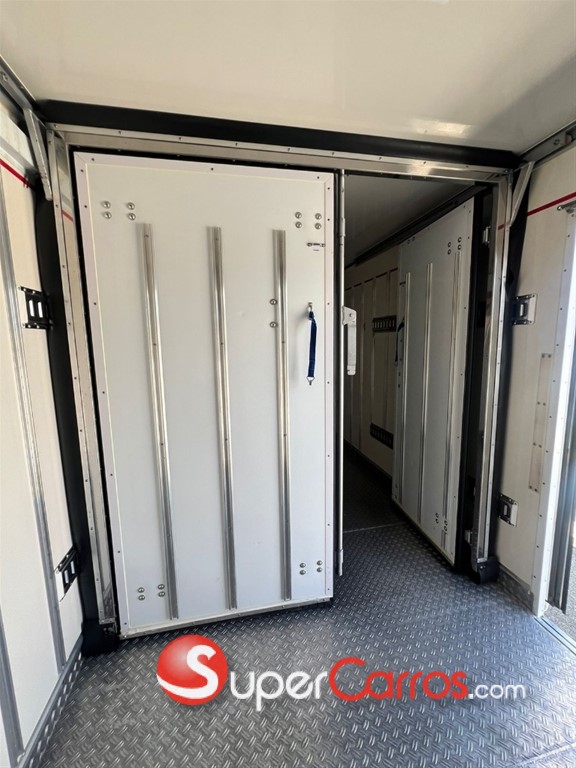 2027 Isuzu Camion Refrigerado — foto 7 / 11