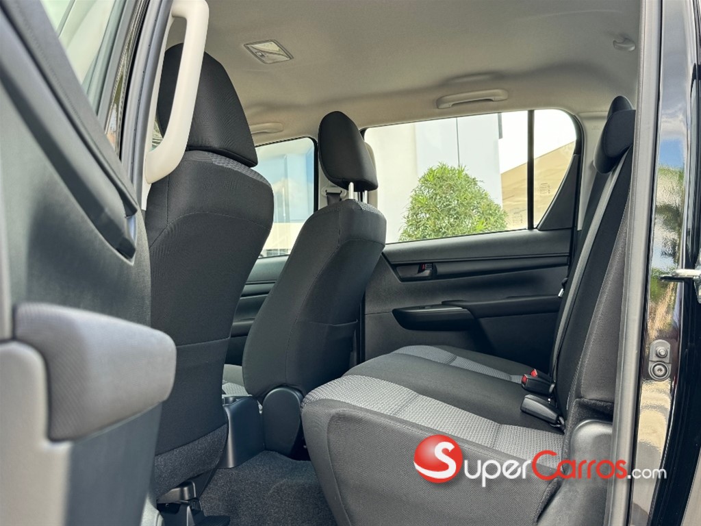 2026 Toyota Hilux — foto 6 / 8