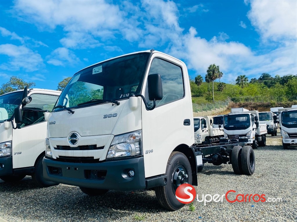 2024 Hino 300 — foto 3 / 11