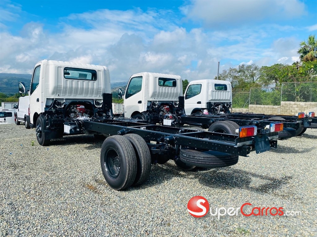 2024 Hino 300 — foto 4 / 11