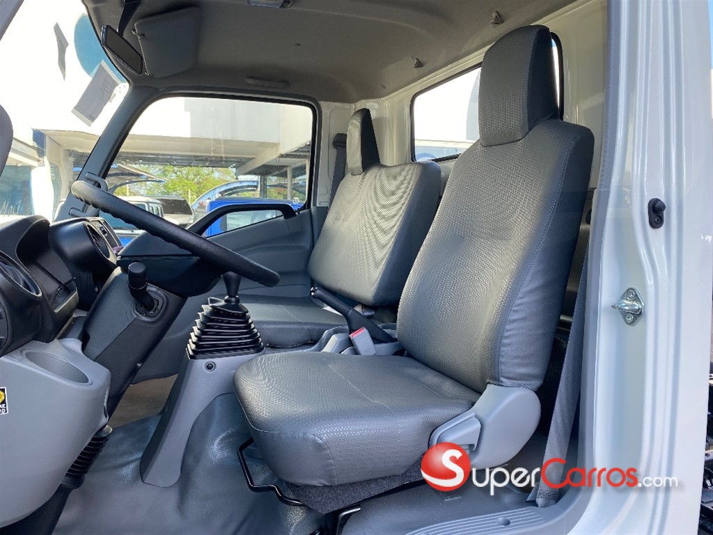 2024 Hino 300 — foto 8 / 11
