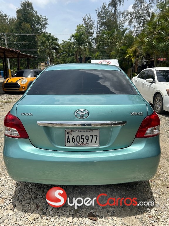 2010 Toyota Yaris — foto 6 / 11