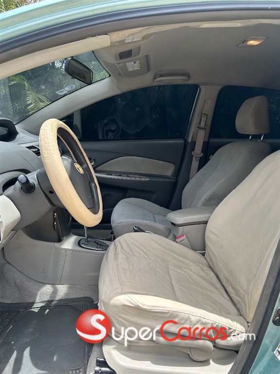 2010 Toyota Yaris — foto 10 / 11