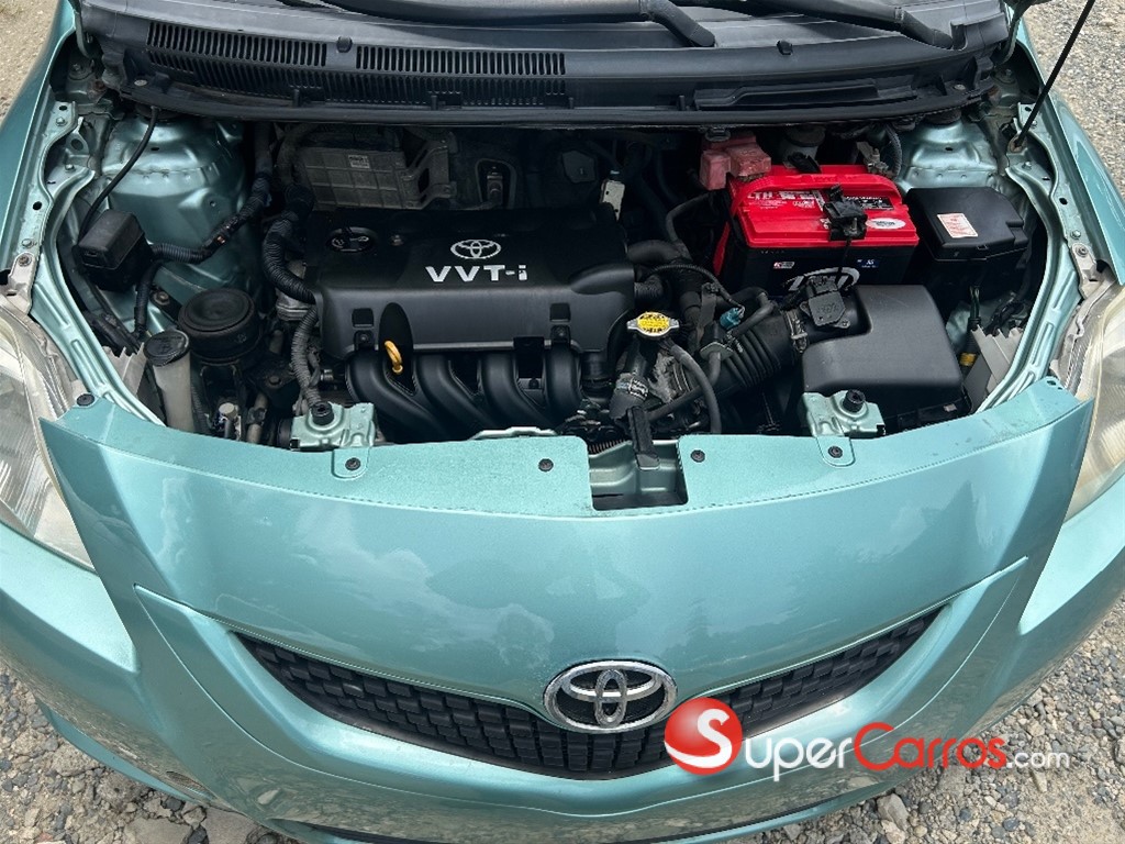 2010 Toyota Yaris — foto 11 / 11