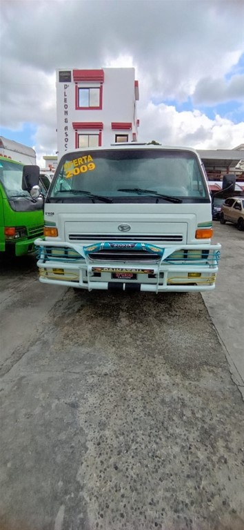 2009 Daihatsu Delta Cama larga
