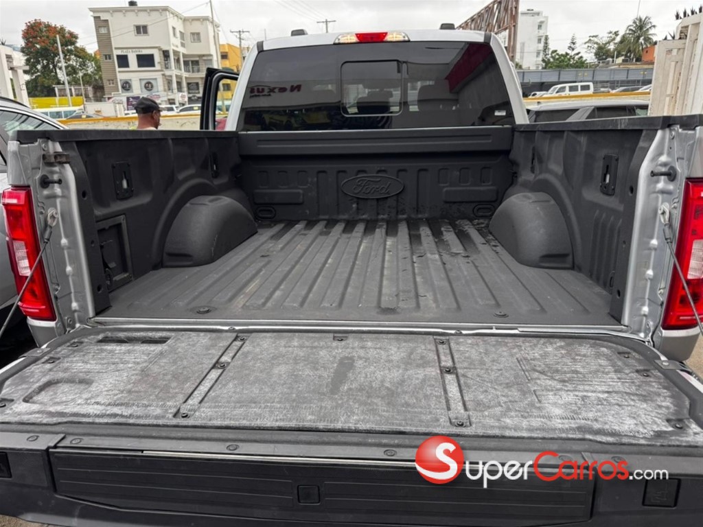 2021 Ford F 150 XLT ECOBOOST — foto 9 / 11