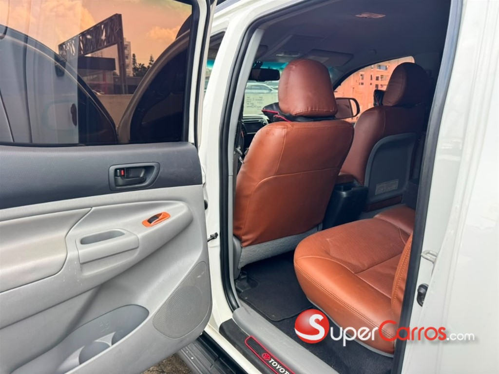 2013 Toyota Tacoma PreRunner — foto 9 / 10