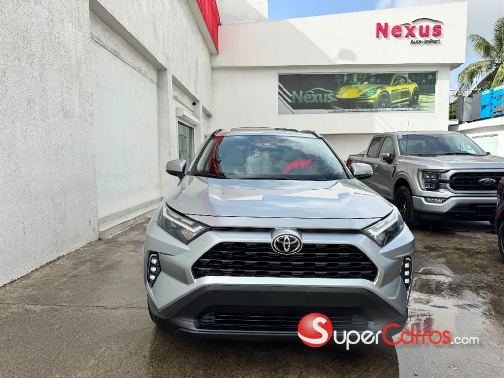 2023 Toyota RAV4 XLE — foto 2 / 10