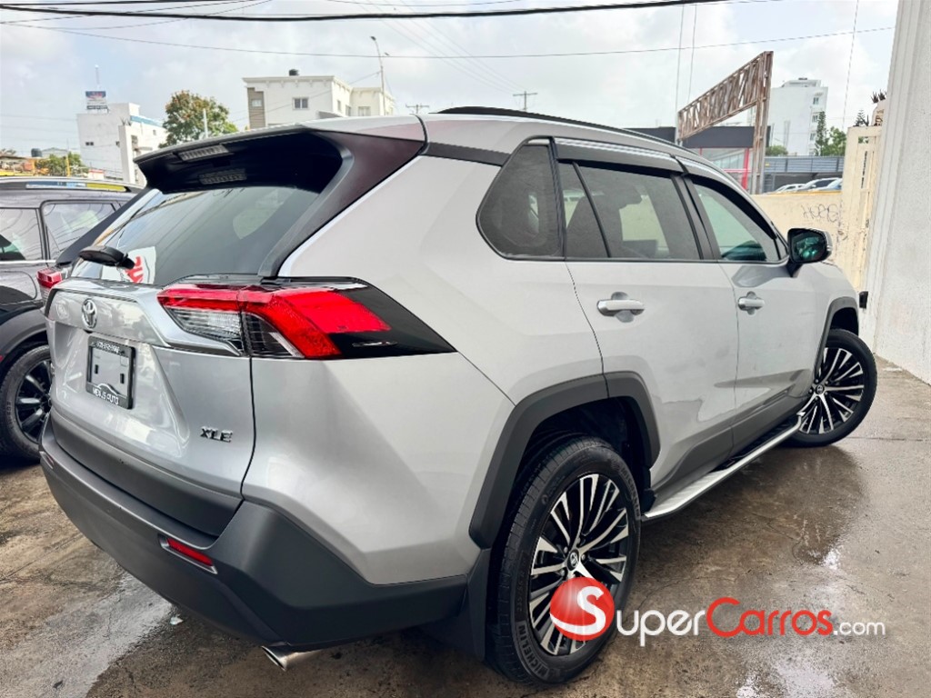 2023 Toyota RAV4 XLE — foto 4 / 10