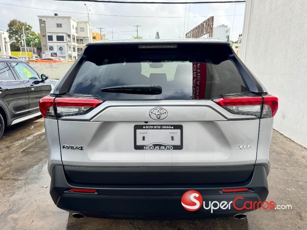 2023 Toyota RAV4 XLE — foto 5 / 10