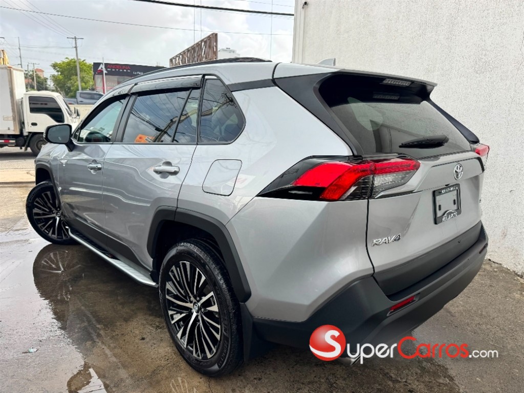 2023 Toyota RAV4 XLE — foto 6 / 10