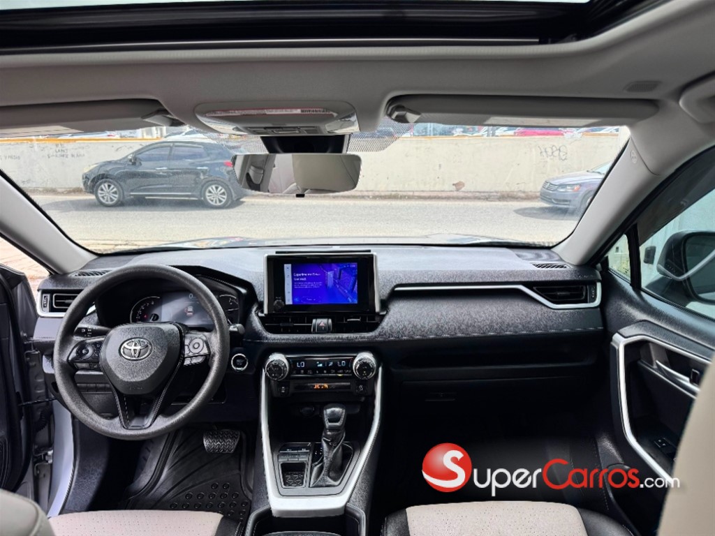 2023 Toyota RAV4 XLE — foto 8 / 10