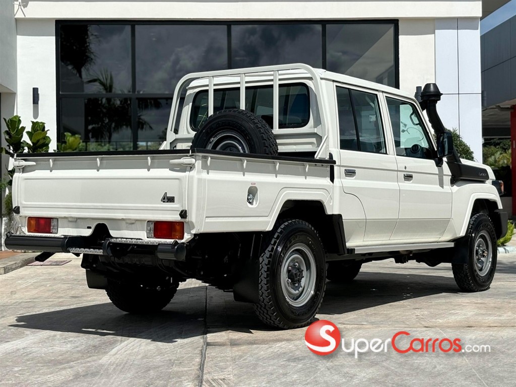 2026 Toyota Land Cruiser Serie 70 Pick up — foto 2 / 7