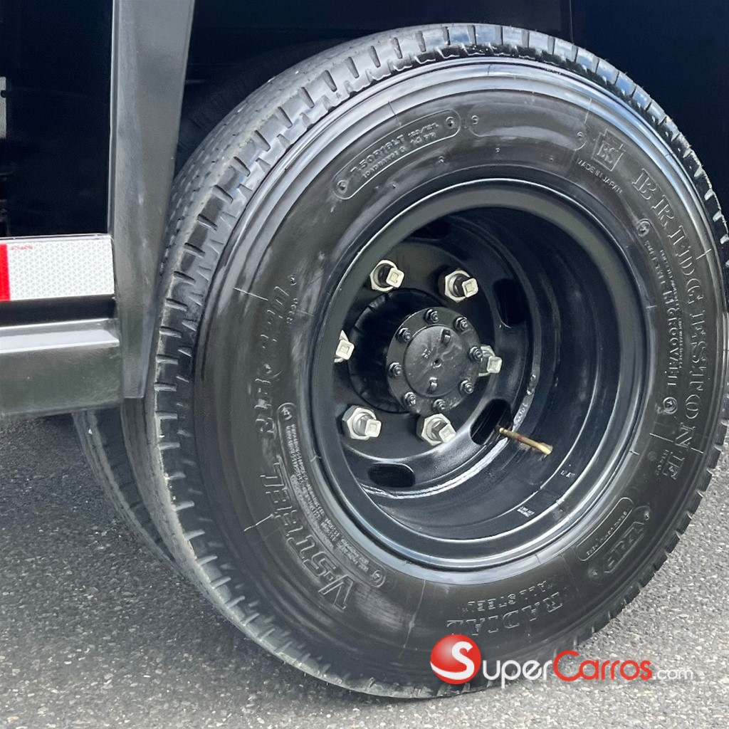 2026 Isuzu Camion Furgon — foto 7 / 12