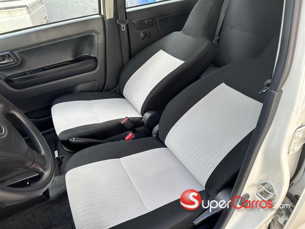 2019 Daihatsu Mira — foto 3 / 8