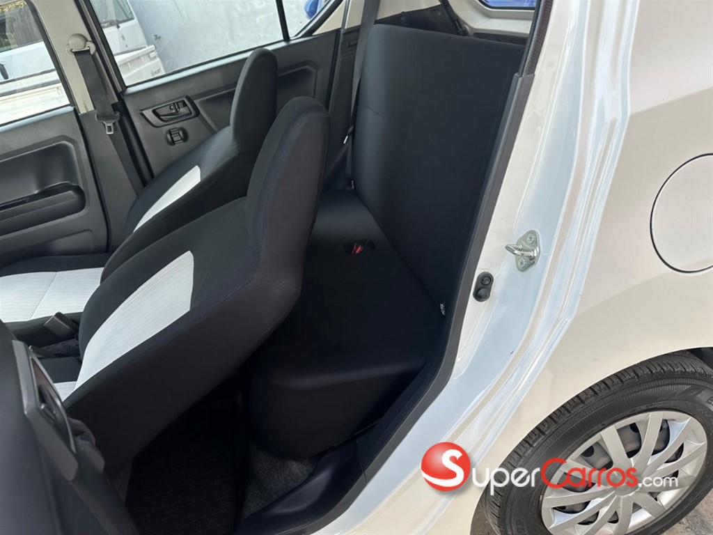2019 Daihatsu Mira — foto 4 / 8