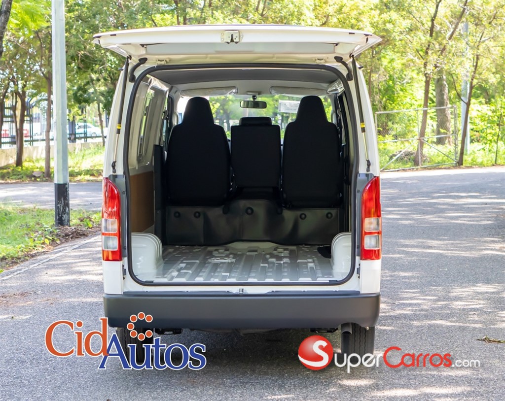 2025 Toyota Hiace — foto 4 / 10