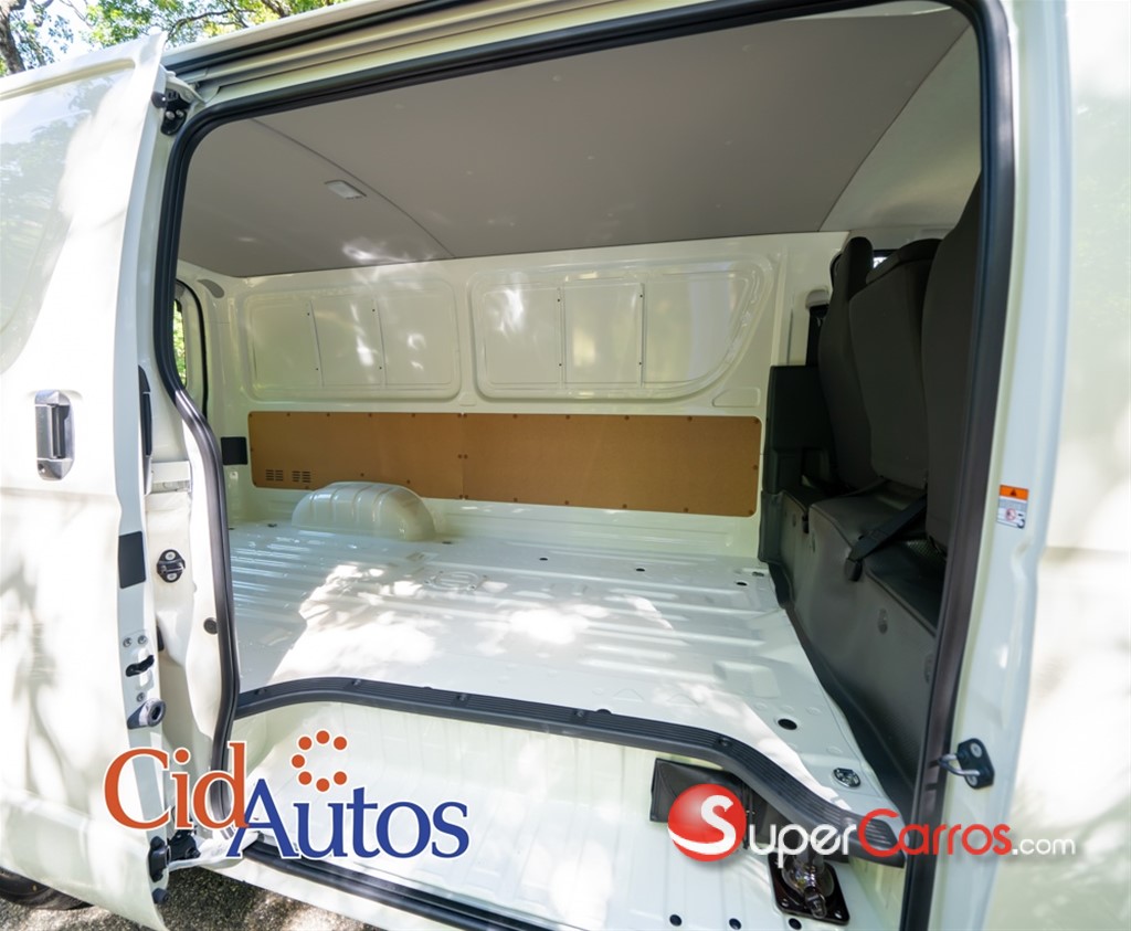 2025 Toyota Hiace — foto 9 / 10