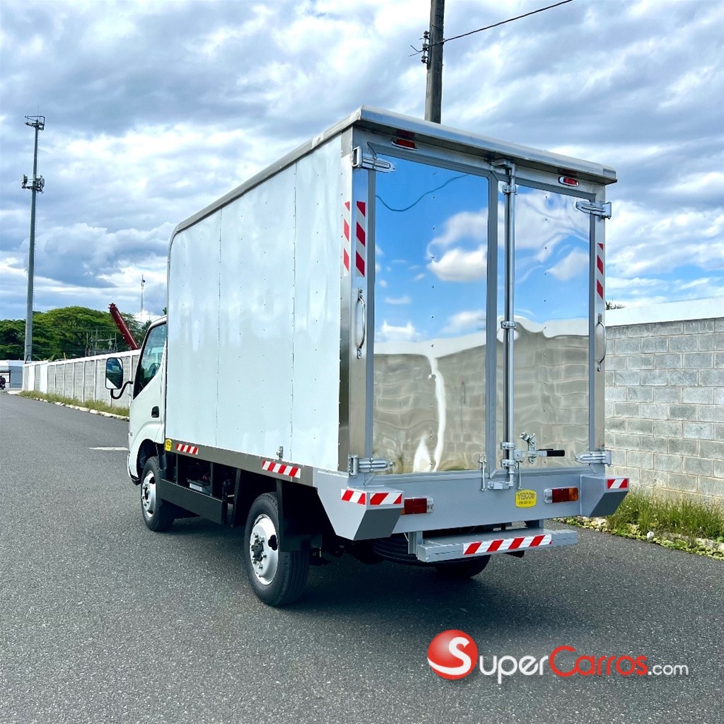 2025 Hino 200 — foto 4 / 12