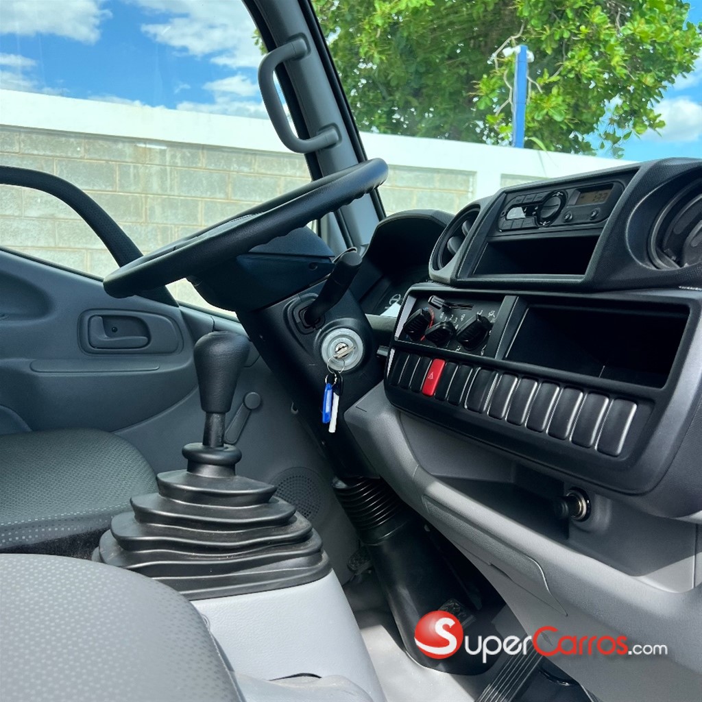 2025 Hino 200 — foto 8 / 12
