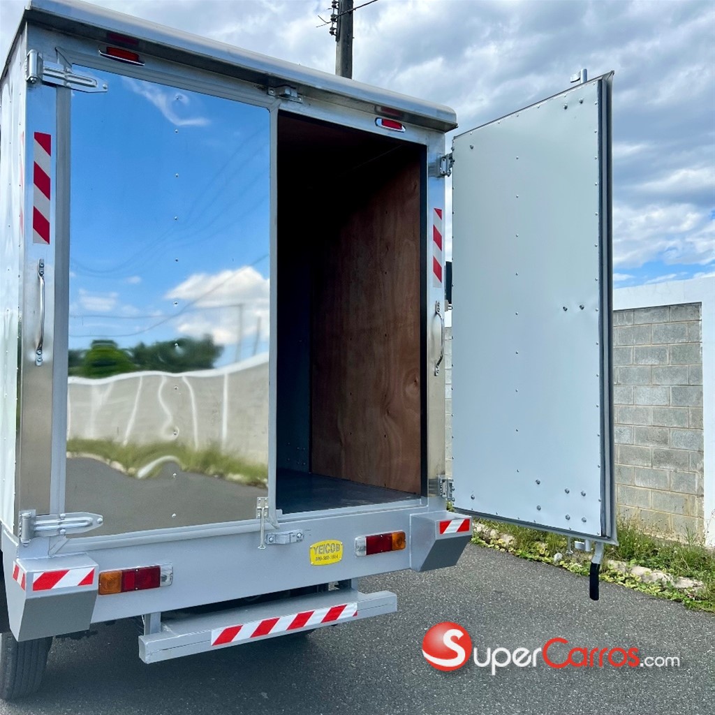 2025 Hino 200 — foto 12 / 12