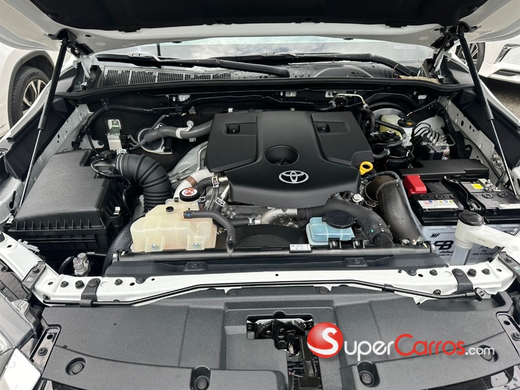 2024 Toyota Hilux GR Sport — foto 2 / 11