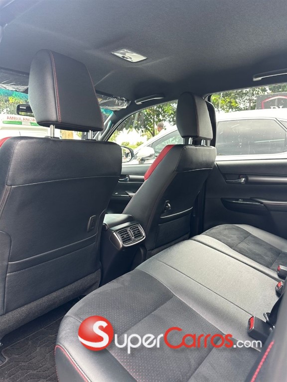 2024 Toyota Hilux GR Sport — foto 4 / 11