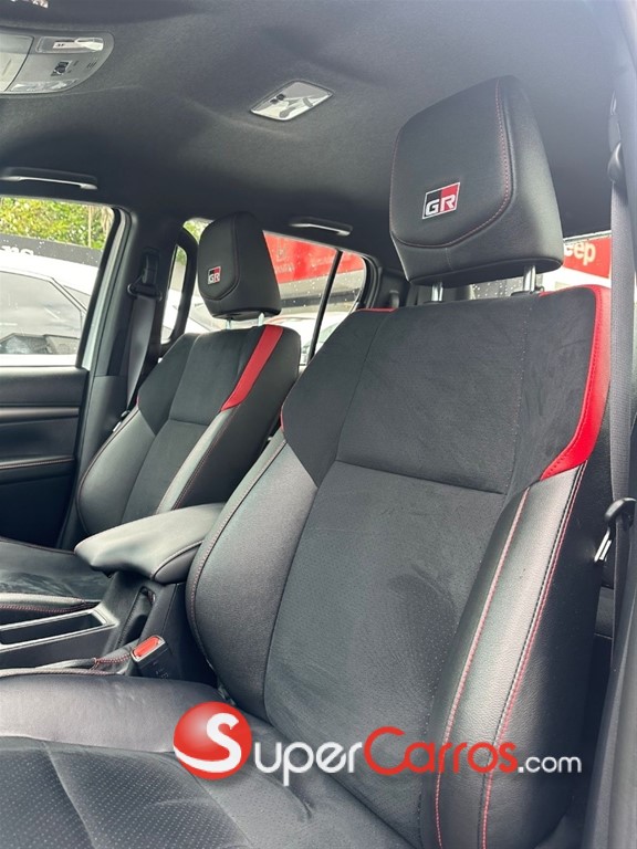 2024 Toyota Hilux GR Sport — foto 6 / 11