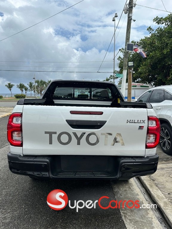 2024 Toyota Hilux GR Sport — foto 9 / 11