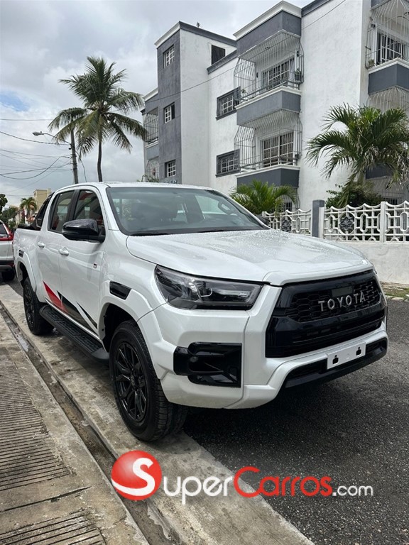2024 Toyota Hilux GR Sport — foto 10 / 11