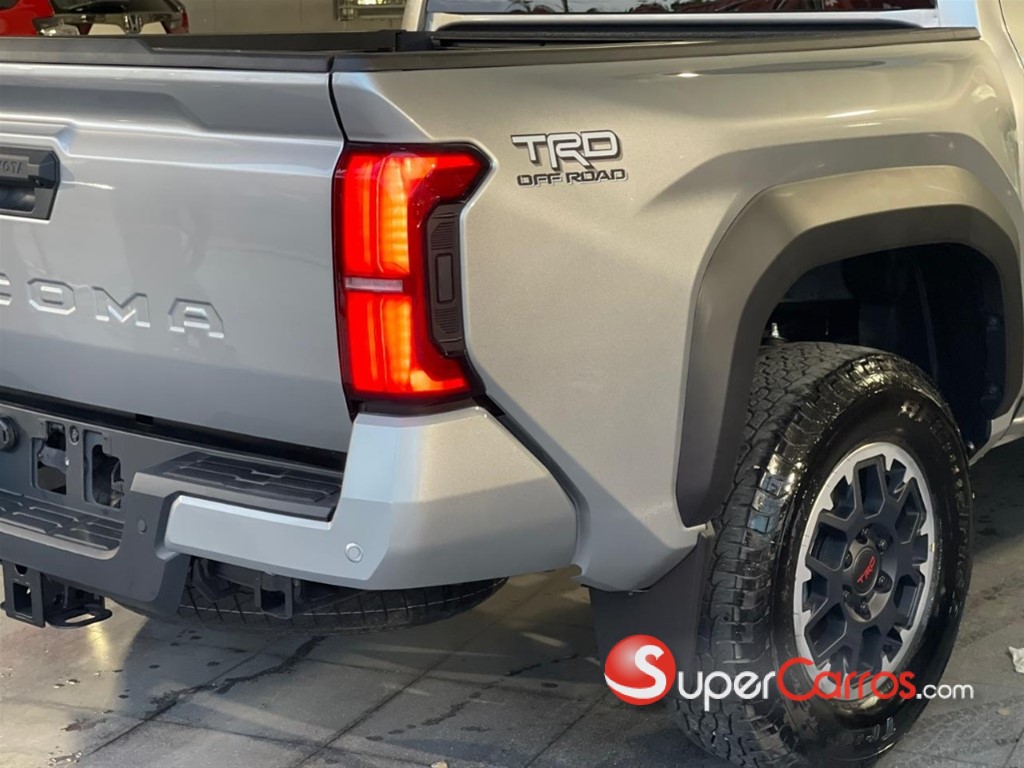 2024 Toyota Tacoma TRD OFF ROAD — foto 9 / 12