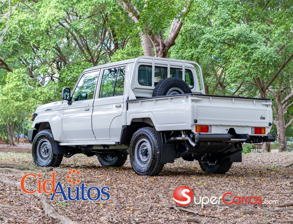 2026 Toyota Land Cruiser Serie 70 Pick up — foto 3 / 8