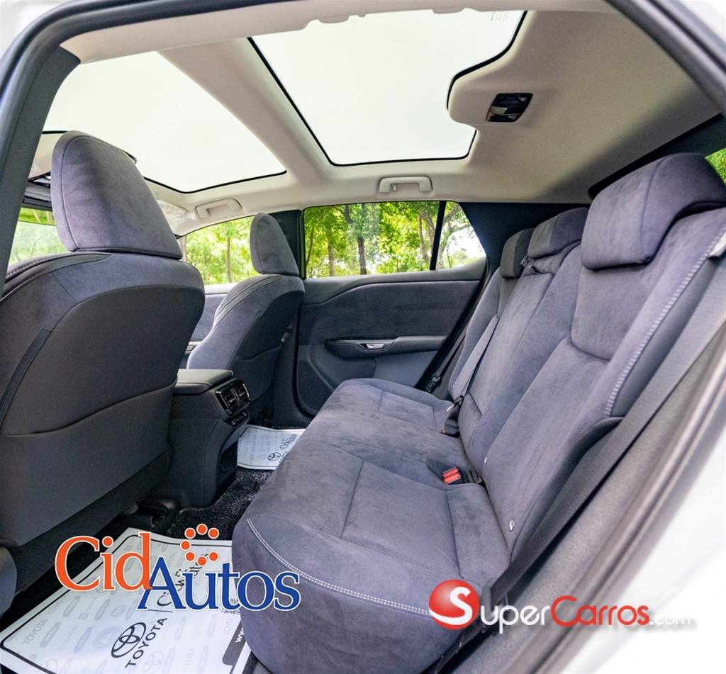 2025 Lexus RZ 450E — foto 11 / 12