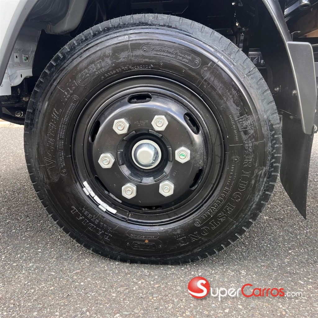 2025 Isuzu NPR 14 pies — foto 4 / 12