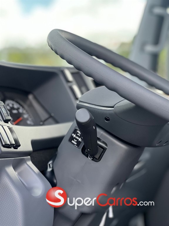 2025 Isuzu NPR 14 pies — foto 8 / 12